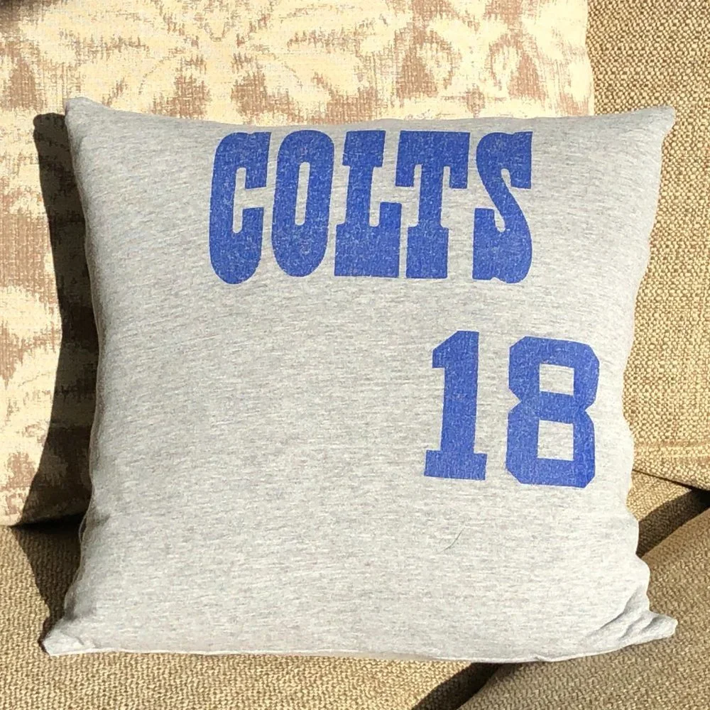 INDIANAPOLIS COLTS HANDMADE NFL 16x16 vintage t-shirt THROW PILLOW cover